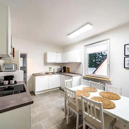 Modernisiertes Altbau 3-zi Appartement