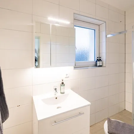 Modernisiertes Altbau 3-zi *